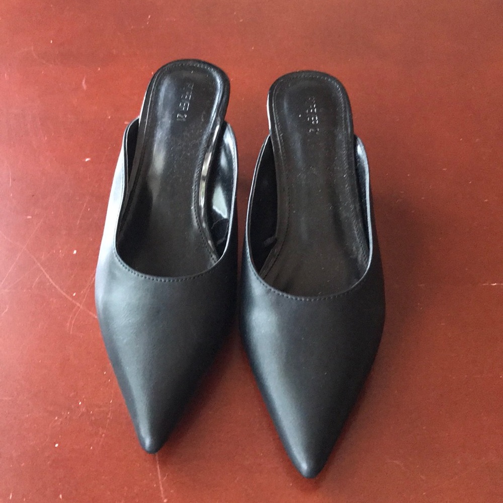 Kitten heel mules
